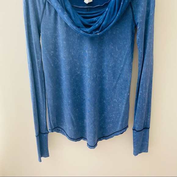 Free People Cosmo Tie Dye Cowl Neck Long Sleeve Top Blue Sz Small - Picture 3 of 9